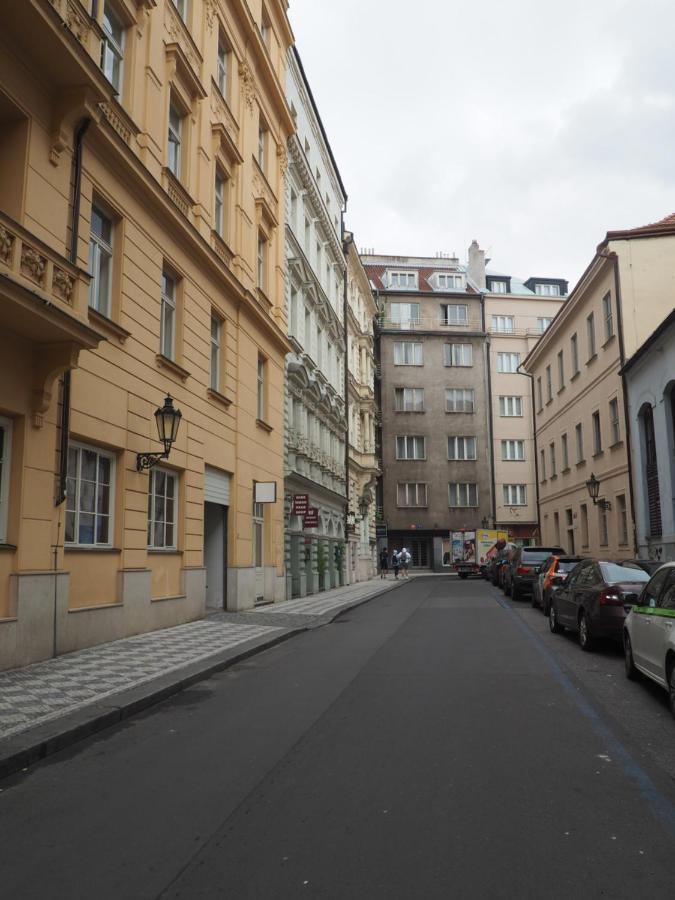 Stylovy Byt V Srdci Prahy Praha Bagian luar foto
