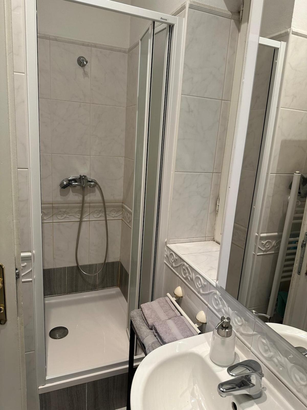 Stylovy Byt V Srdci Prahy Praha Bagian luar foto